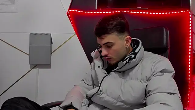 Snapshot of BrandonTate chatting on 02-26-26, 05:24 BrandonTate online show from 02-26-26, 05:24