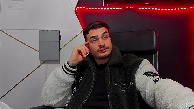 Snapshot of BrandonTate chatting on 02-11-26, 06:57 BrandonTate online show from 02-11-26, 06:57