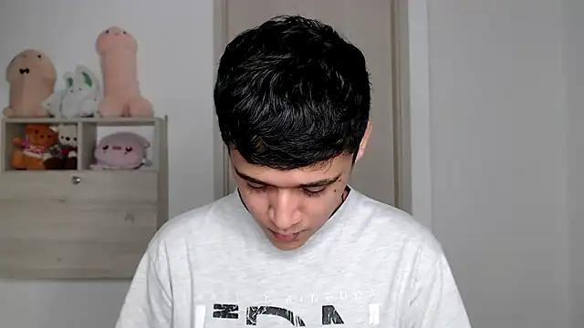 kaiine190 online show from 12-20-25, 09:23