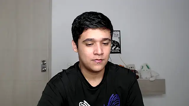 kaiine190 online show from 10-26-25, 01:33