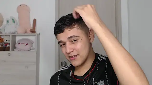 kaiine190 online show from 12-23-25, 08:24