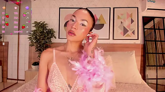 LunaRuso online show from 02-26-26, 07:36