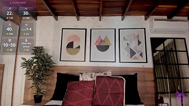 LunaRuso online show from 09-16-25, 07:59