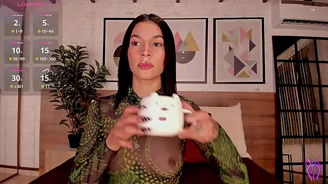 LunaRuso online show from 11-18-25, 07:39