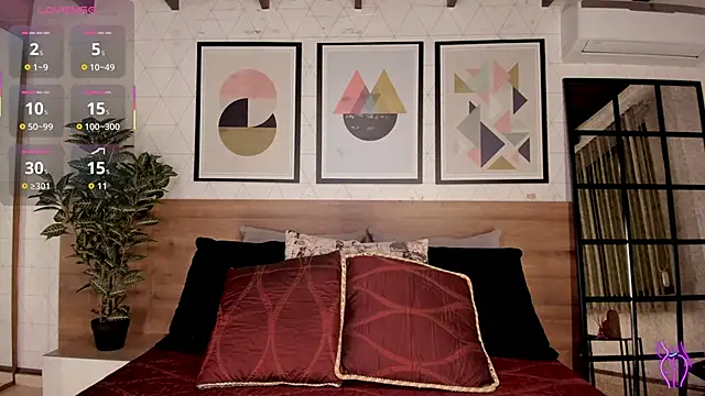 LunaRuso online show from 10-16-25, 08:06