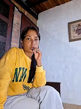 Bonnie Clydeee online show from 03-13-26, 11:32