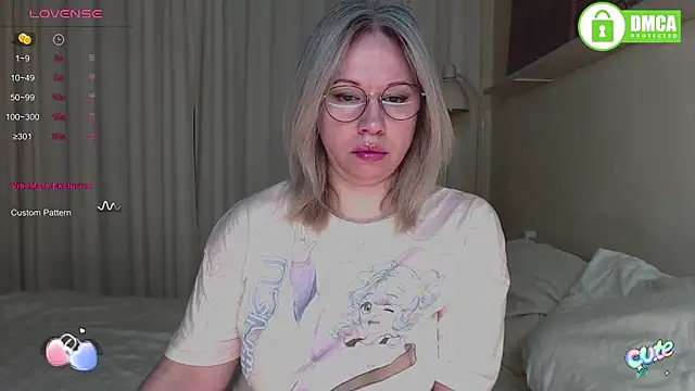 Snapshot of mary_linn chatting on 10-19-25, 01:47 mary linn online show from 10-19-25, 01:47