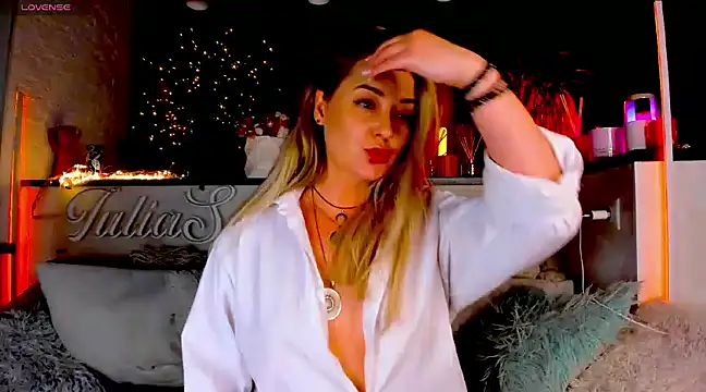  JuliaSpace  online show from 03-15-25, 07:59