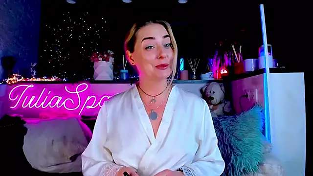  JuliaSpace  online show from 02-09-25, 07:41