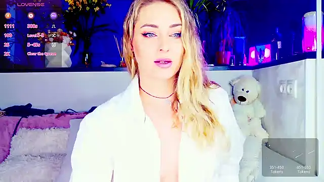 Snapshot of _JuliaSpace_ chatting on 05-12-26, 04:46 JuliaSpace online show from 05-12-26, 04:46