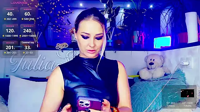  JuliaSpace  online show from 09-27-25, 04:46