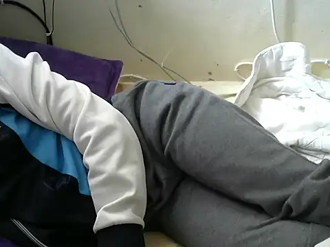 Ma-yolo001 online show from 11-09-25, 09:46