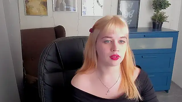 Snapshot of AlicePopsy chatting on 02-28-25, 10:52 AlicePopsy online show from 02-28-25, 10:52