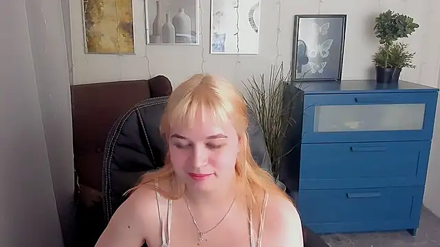 Snapshot of AlicePopsy chatting on 02-28-25, 01:58 AlicePopsy online show from 02-28-25, 01:58