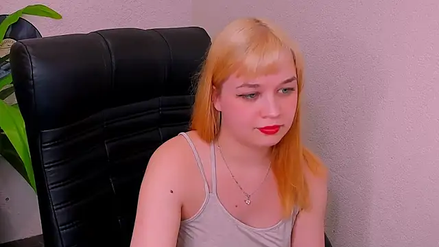 Snapshot of AlicePopsy chatting on 03-08-25, 01:57 AlicePopsy online show from 03-08-25, 01:57