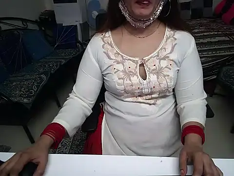 Snapshot of Arushisingh8888 chatting on 02-12-25, 12:33 Arushisingh8888 online show from 02-12-25, 12:33