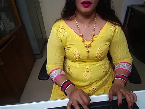 Snapshot of Arushisingh8888 chatting on 09-10-25, 12:59 Arushisingh8888 online show from 09-10-25, 12:59