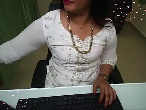 Snapshot of Arushisingh8888 chatting on 10-05-25, 01:46 Arushisingh8888 online show from 10-05-25, 01:46