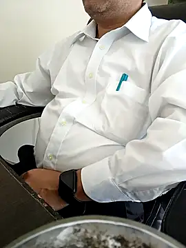 Snapshot of Hot-man39 chatting on 03-18-25, 06:28 Hot-man39 online show from 03-18-25, 06:28