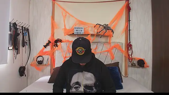 Liana Asaff online show from 10-13-25, 06:09