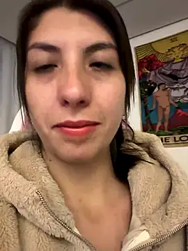 Snapshot of Megannklein chatting on 09-28-25, 03:13 Megannklein online show from 09-28-25, 03:13