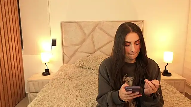 teseo and afroditha  online show from 11-25-25, 01:17