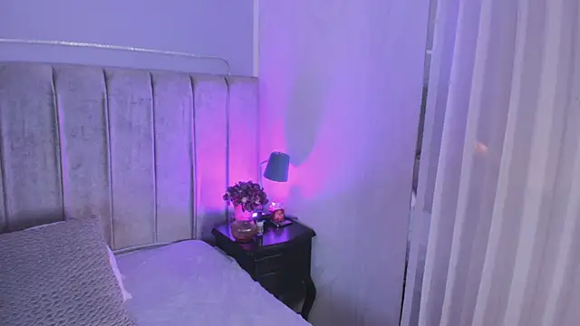 EvaaStevens online show from 11-26-25, 02:50