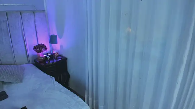 EvaaStevens online show from 11-27-25, 03:45