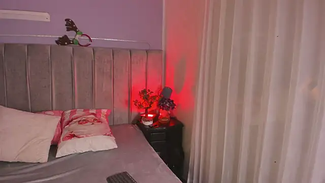 EvaaStevens online show from 12-16-25, 08:02