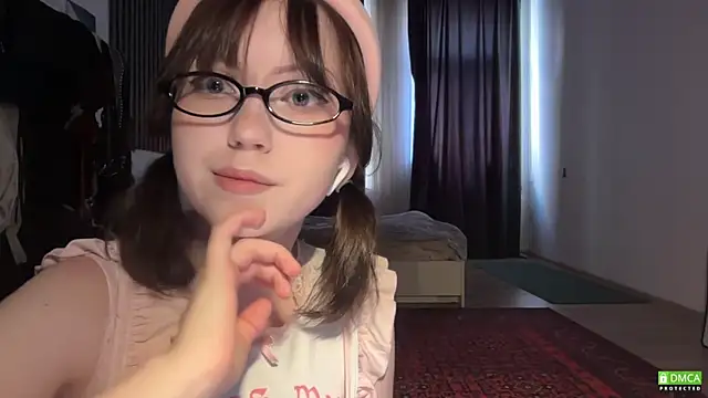Snapshot of electric_babe chatting on 06-07-26, 01:27 electric babe online show from 06-07-26, 01:27