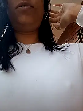 Snapshot of _elektrah chatting on 12-22-25, 09:04 elektrah online show from 12-22-25, 09:04