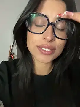 Snapshot of _elektrah chatting on 06-21-26, 03:45 elektrah online show from 06-21-26, 03:45