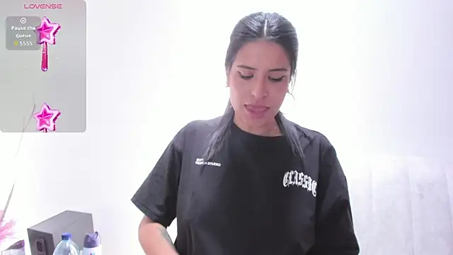 Snapshot of _elektrah chatting on 03-01-26, 05:24 elektrah online show from 03-01-26, 05:24