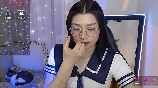 mily thomson b  online show from 11-06-25, 07:51