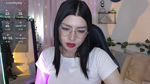 mily thomson b  online show from 12-04-25, 06:18