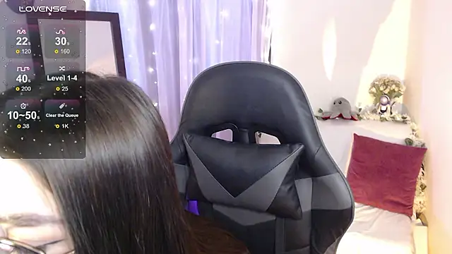 mily thomson b  online show from 02-15-26, 09:58