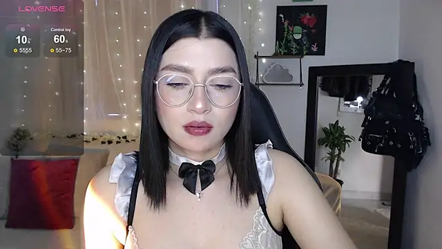 Snapshot of mily_thomson_b_ chatting on 09-08-25, 09:36 mily thomson b online show from 09-08-25, 09:36