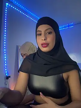 Snapshot of JannaNader12 chatting on 10-17-25, 11:17 JannaNader12 online show from 10-17-25, 11:17