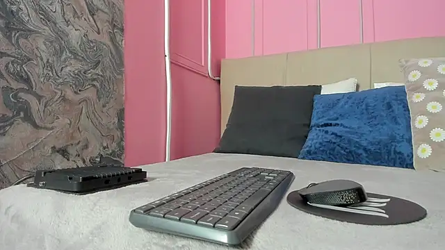 Emelyy Carter online show from 10-06-25, 11:44