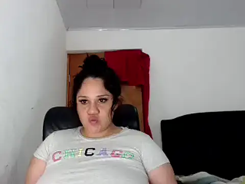 Snapshot of melissa4855 chatting on 01-13-25, 05:33 melissa4855 online show from 01-13-25, 05:33