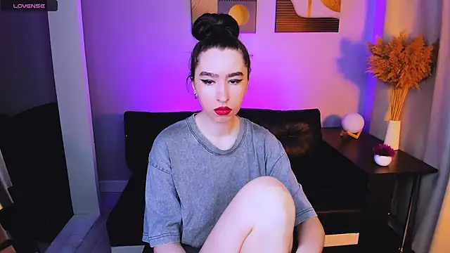 Snapshot of Lily_xBabe chatting on 05-24-26, 09:31 Lily xBabe online show from 05-24-26, 09:31