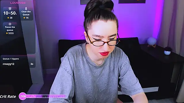 Snapshot of Lily_xBabe chatting on 06-24-26, 01:53 Lily xBabe online show from 06-24-26, 01:53