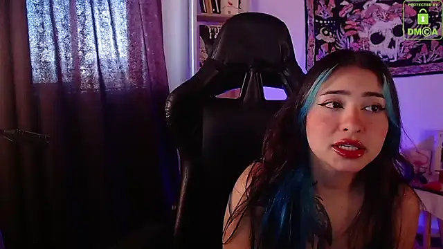 sweetcoralinee online show from 10-18-25, 01:02