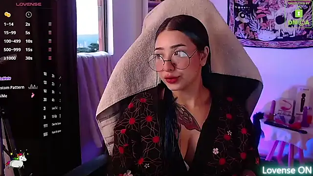 sweetcoralinee online show from 10-09-25, 10:32