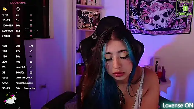 sweetcoralinee online show from 09-22-25, 01:22