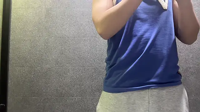 Snapshot of taka32204 chatting on 12-14-25, 02:22 taka32204 online show from 12-14-25, 02:22