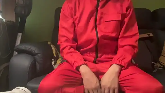 Snapshot of taka32204 chatting on 09-18-25, 04:32 taka32204 online show from 09-18-25, 04:32