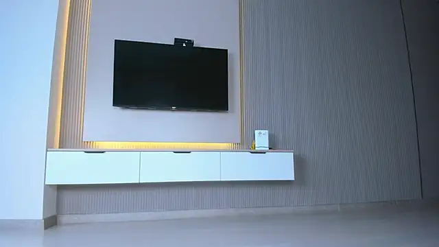 Cherrypie 001 online show from 12-15-25, 07:47