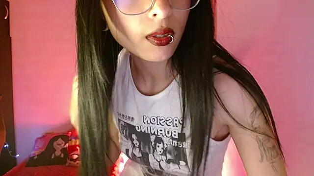 Kind Scarlett online show from 04-26-26, 03:48