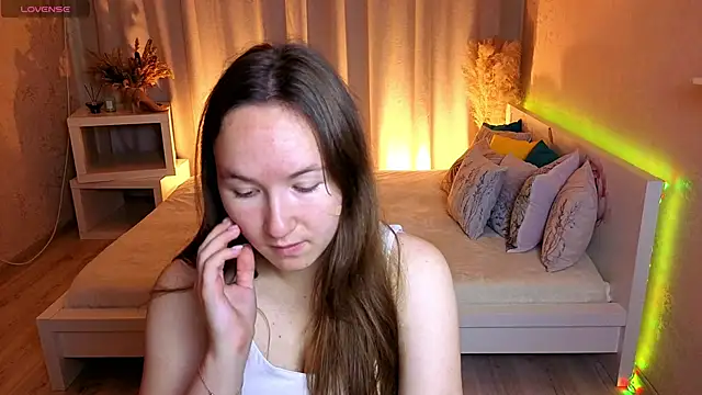 Snapshot of Little_doll_meow chatting on 10-01-25, 02:49 Little doll meow online show from 10-01-25, 02:49